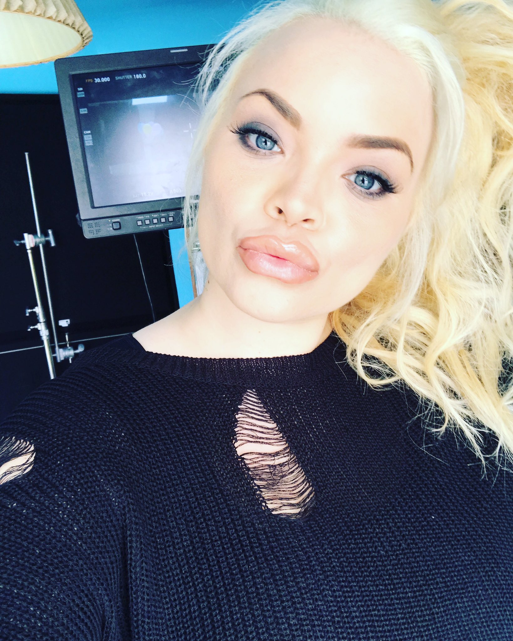 The Dark Side Of Fame: Trisha Paytas' Linkedin Confession - u3uss2f