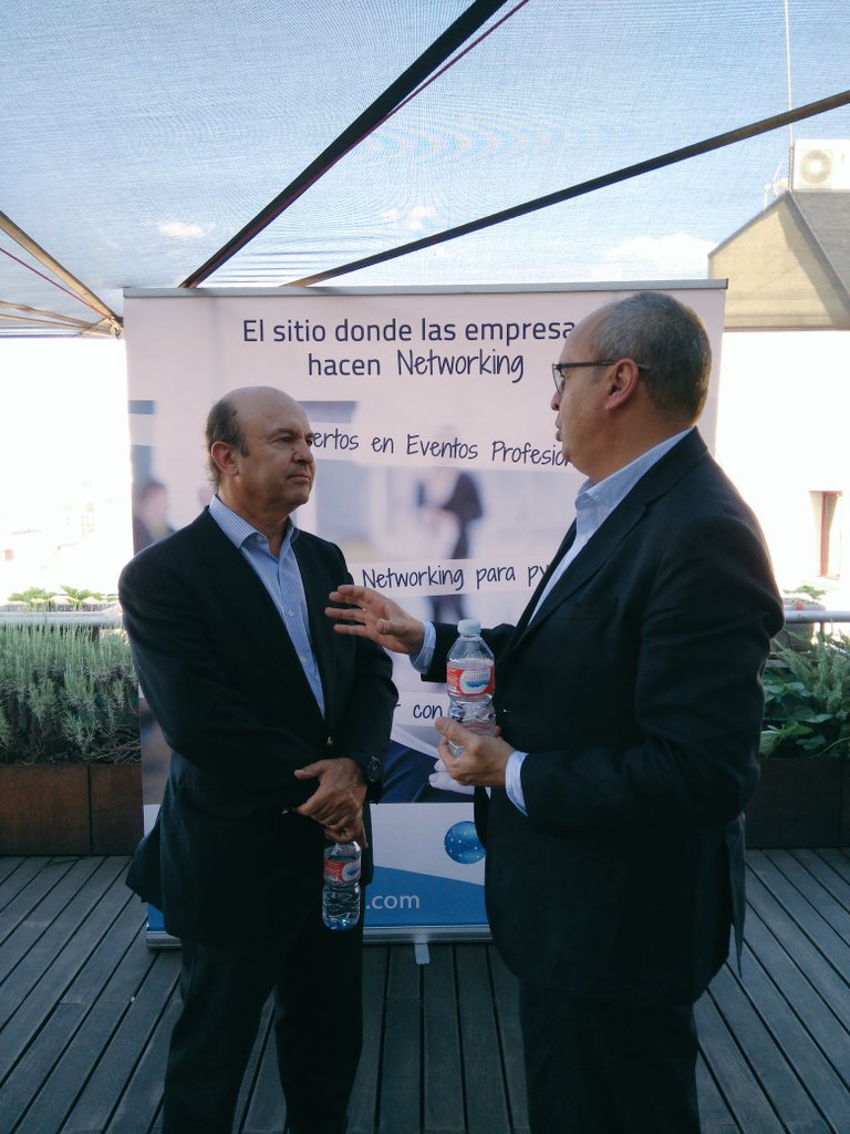 Referencia_2's tweet photo. Hoy hacemos #networking desde lo más alto 
#SoyNetworking ¿y tú? https://t.co/lF4vSbQDRI