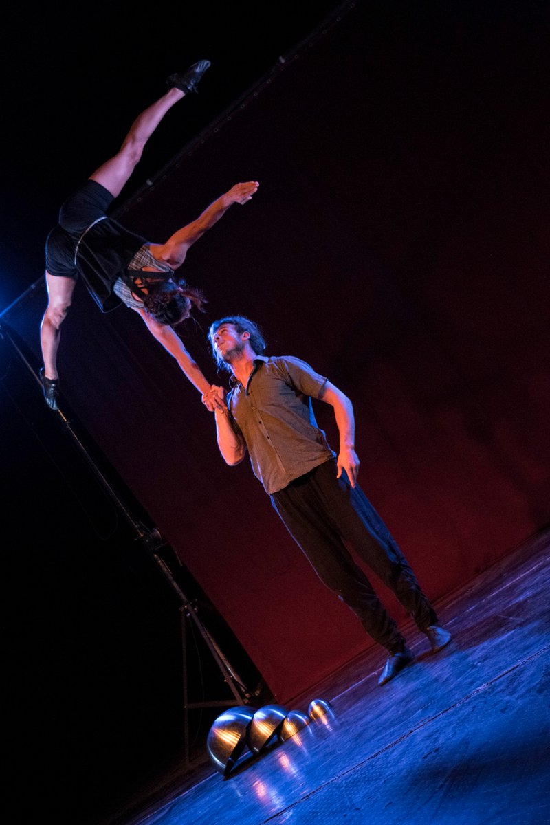 SalaUPLA's tweet photo. Este fin de semana llega ATEMPO, un espectáculo de circo sobre la historia del hombre en el tiempo. https://t.co/auw7dMHZCQ vía @Invite_cl https://t.co/8NSLow69I1