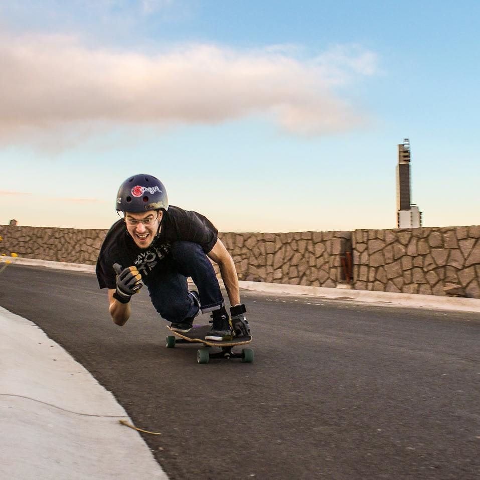 skateroad's tweet photo. @jchanito divirtiendose sobre su #longboard #originalskateboards Baffle.  La tenemos disponible! 
Checala en www.s… https://t.co/augkXxh92n https://t.co/Y02ltmngcu