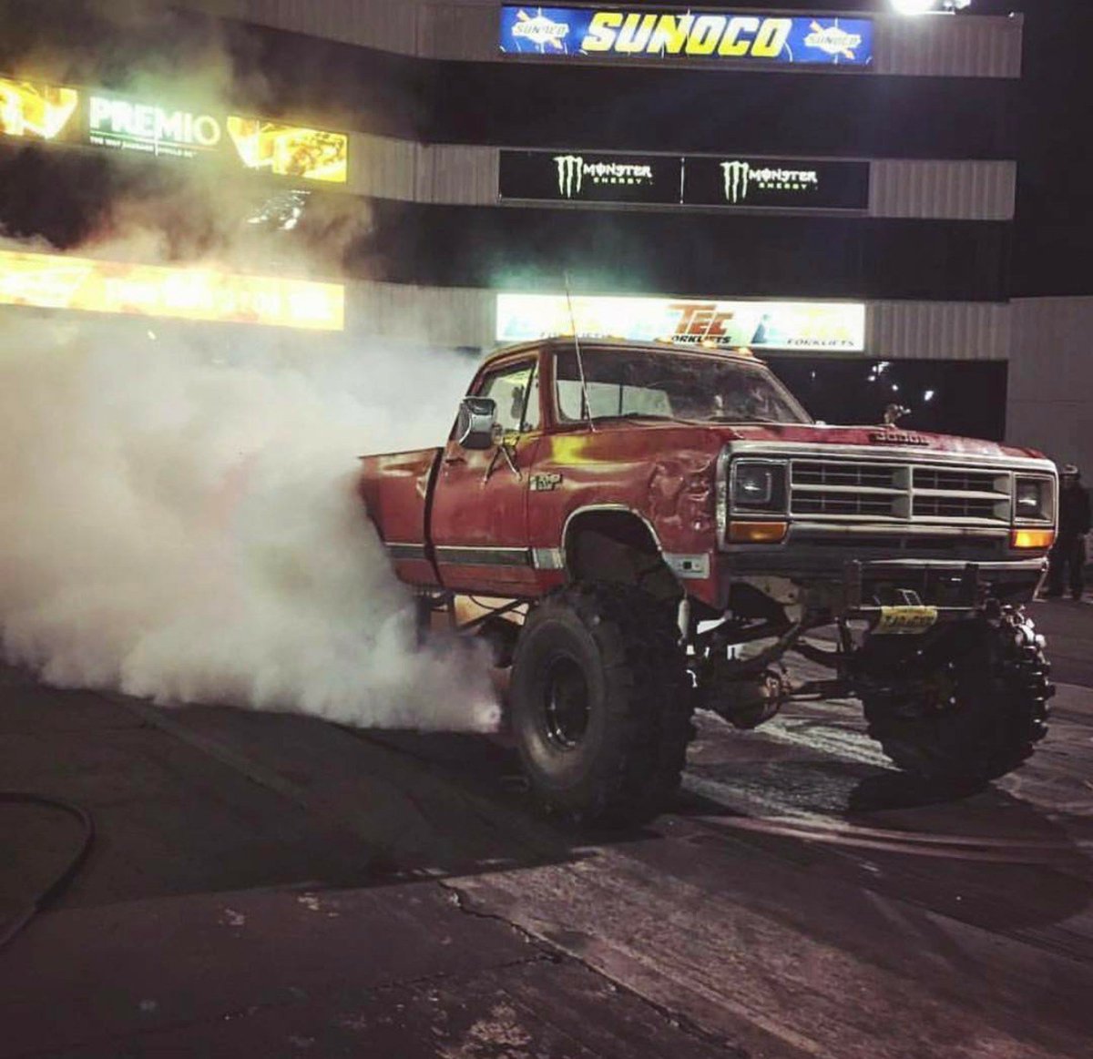 THROWBACKTRUCKS's tweet image. #Dodge