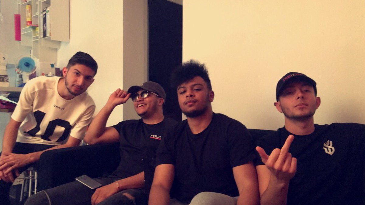 NamorYtb's tweet photo. 2 ans deja qu'on avance ensemble avec la même équipe, quand on dit qu'on est QLF on l'est vrmt on vise le sommet ensemble, j'♥️ mon équipe https://t.co/ZIHor1EiQJ