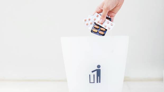 globeandmail's tweet image. What’s the best way to dispose of prescription medication? trib.al/pf9pj4E From @Globe_Health