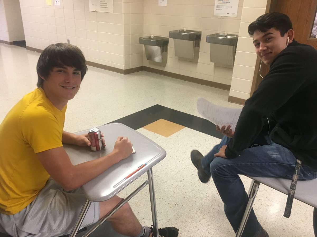 MurrayESOL's tweet photo. NMHS ELs helping Mrs. Young's Spanish 1 students study for finals. Gracias! #murrayesol #murrayproud https://t.co/7q7K1hHWrr
