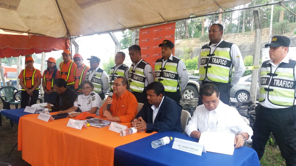 VMTransporte's tweet photo. Director de @FOVIALITO Felipe Rivas informa que el plan de obras en Rancho Navarra consta de 5 fases a ejecutarse en 12 meses. https://t.co/7Fa0hivBlt