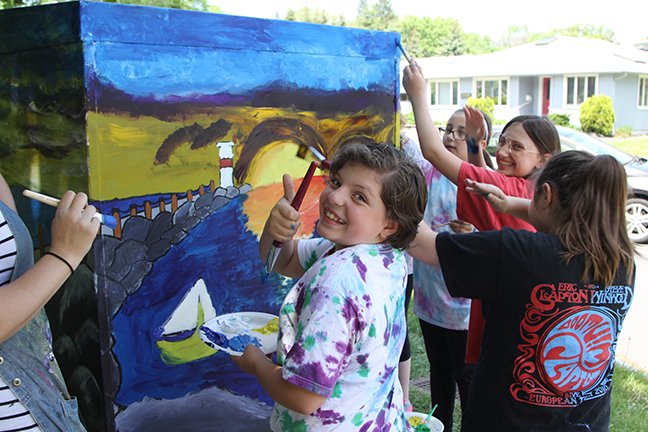EICSD's tweet photo. Keeping Irondequoit Beautiful! Ms. Ryan and L-P students paint the traffic box at Culver and Titus. #PardeePride https://t.co/0VanrywKZc