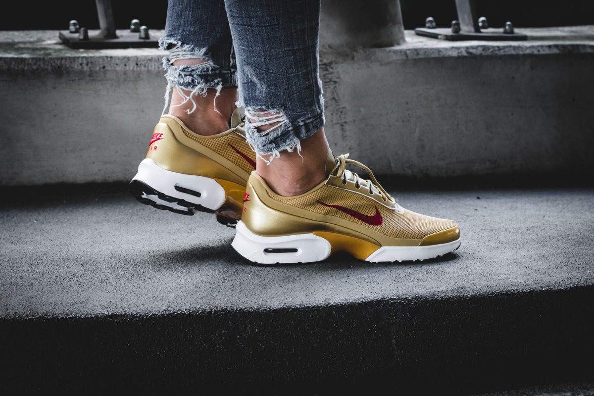 Nike Air Max Jewell QS 'Metallic Gold 