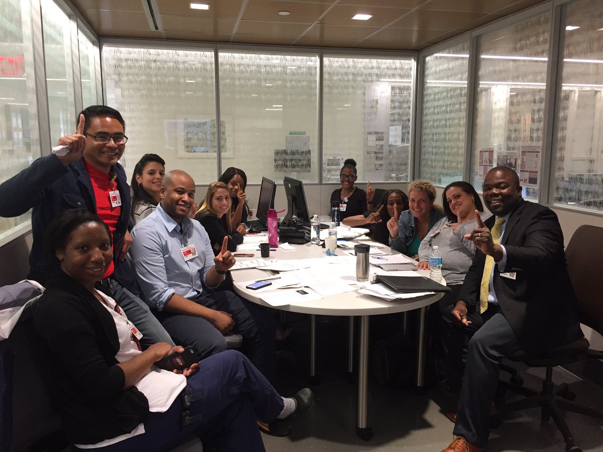 patrickearl2014's tweet photo. Jeffrey sharing his A3 expertise with our UC @MirErnestoRN @HeadRNColumbia @Colacequeen_RN @MurseJJ @JessicaNYP @QualityRN_NYP https://t.co/DoFapFEHQg