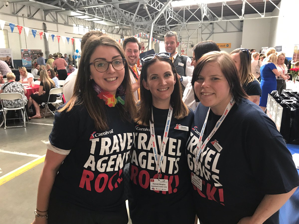With our trade fair neighbours <a href="/CarnivalFamily/">Carnival Cruise UK</a> #travelagentsrock <a href="/travelweekly/">Travel Weekly</a> #together