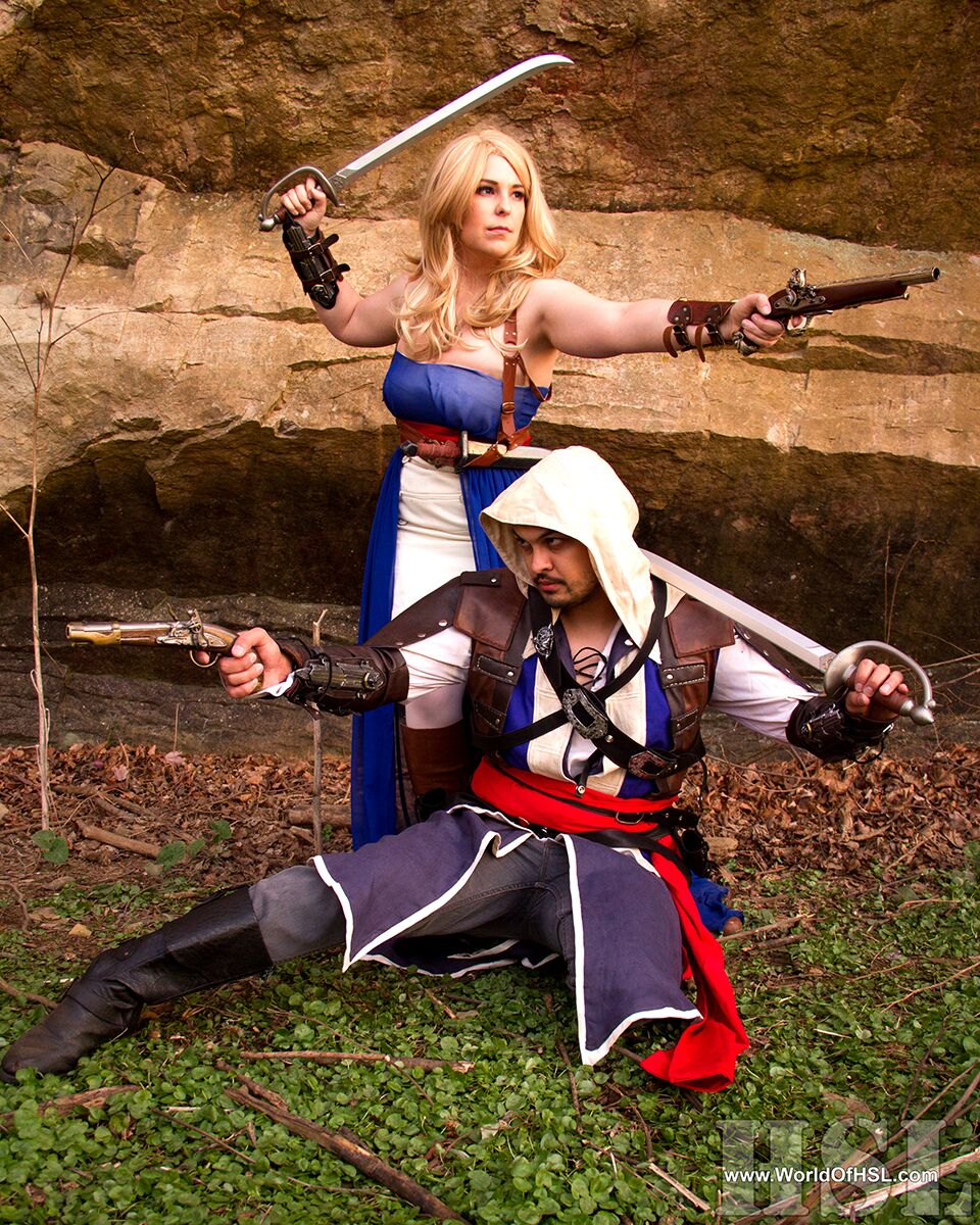T_poolio's tweet photo. Giving thia Twitter thing a try.  Here are thr Kenways W/ @GingerIiz !   📷 @WorldOfHSL #kenway #pirates #AssassinsCreed #ubisoft #blackflag https://t.co/RvZeXUwdbT