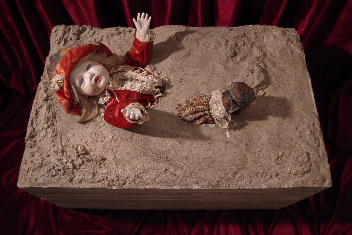 Monkes.art 
#SC001MK
Feeling of obsolescence
Sentimiento de obsolescencia
Sculpture
Obsolescence always reaches the individual"