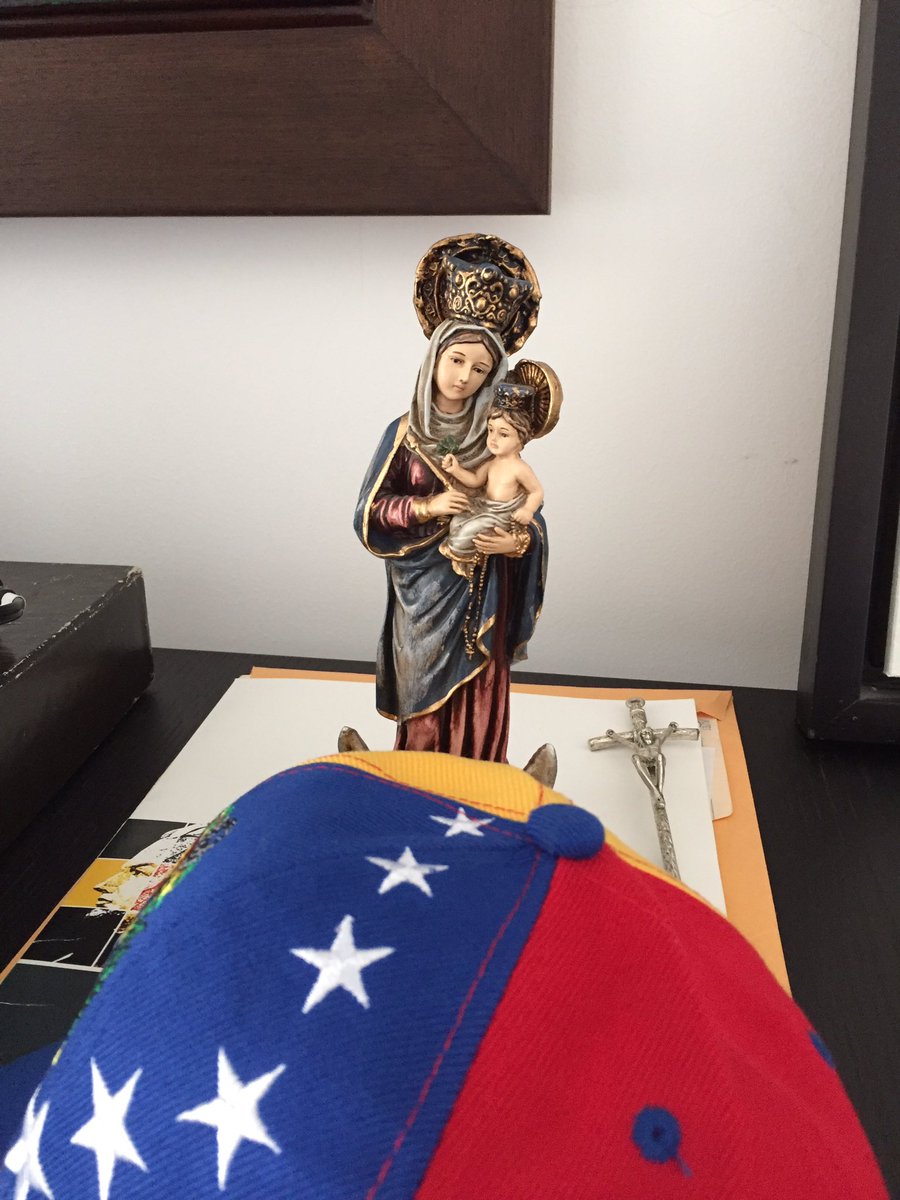 hcapriles's tweet photo. Hoy #24May Día de la Virgen María Auxiliadora,cuida y protege a todos los venezolanos!Nos vemos en las calles de nuestra Venezuela! https://t.co/EjLhCaL7Yb