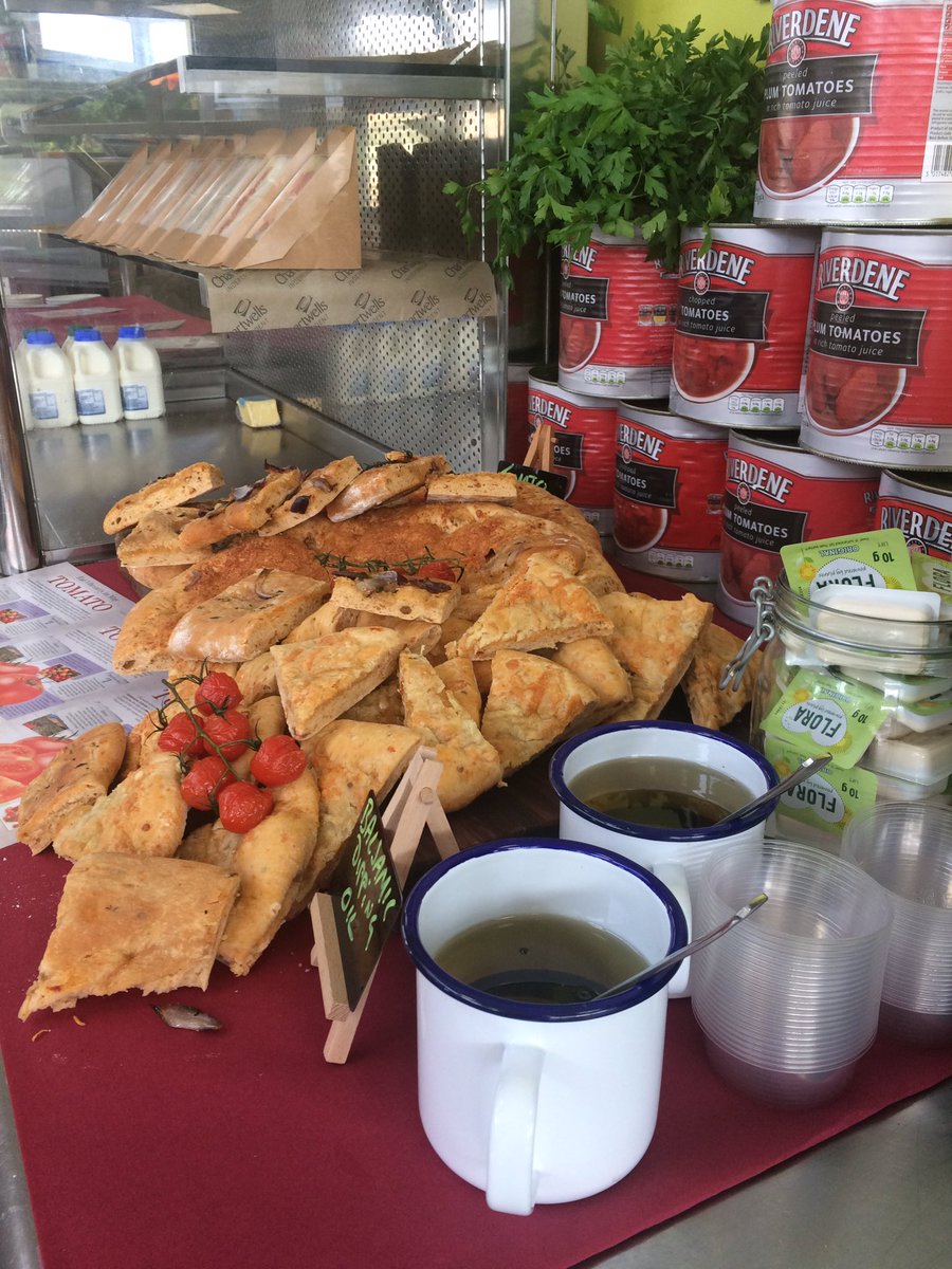 LRGSFood's tweet photo. And not don't forget the soup &amp; tomato bread #EatVibrantly @ChartwellsInd https://t.co/I016ptQo4r