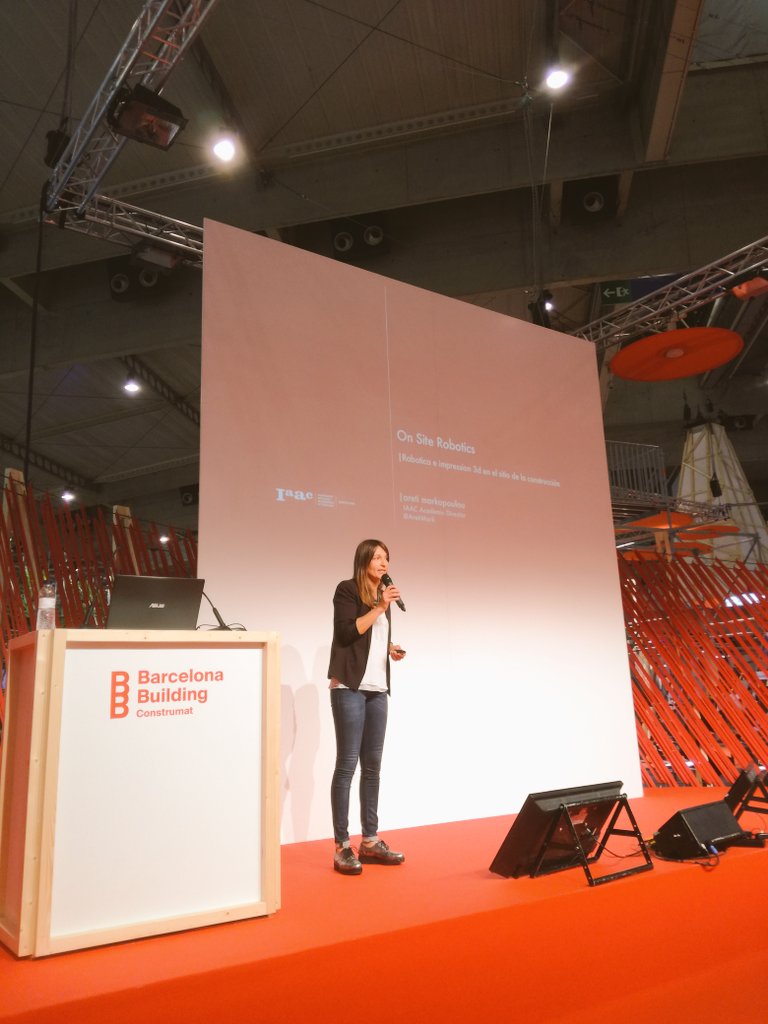 IAAC's tweet photo. Presentación de #OnSiteRobotics del @IAAC en @ConstrumatBCN! @AretiMark habla de impresión #3D + robótica para la construcción del #futuro https://t.co/eaDedoE0QC