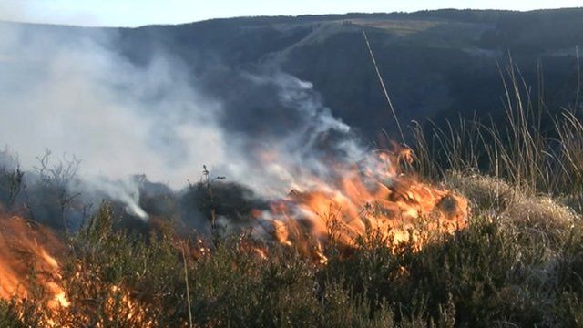 NWPRuralCrime's tweet photo. Starting off with a presentation from Arson Reduction on deliberate grass fires in Wales.

Discussing the good work they are doing. https://t.co/jJiJqB3HlK
