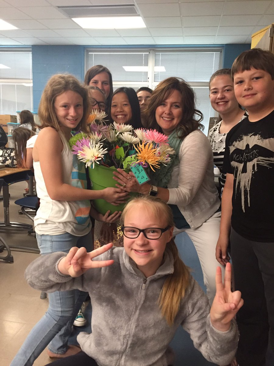 SinesAmy's tweet photo. These turkeys have my heart! #gonnaMissThemDearly #cantWautToSeeWhatTheirFutureHolds #TTES2016 https://t.co/rUGl7qwCkr