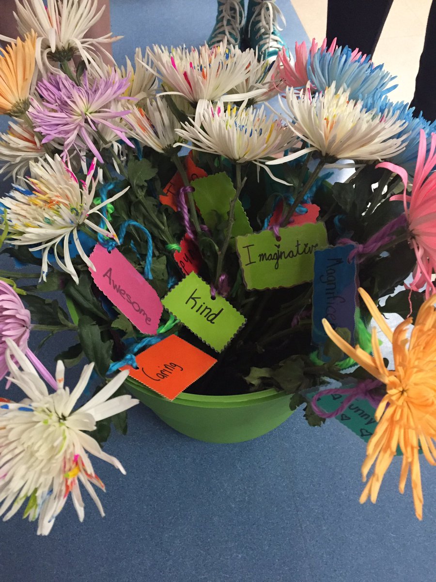 SinesAmy's tweet photo. They already have me crying! #thoughtful #roomFullOfLove #grateful #TTES2016 https://t.co/iOppj34jJF