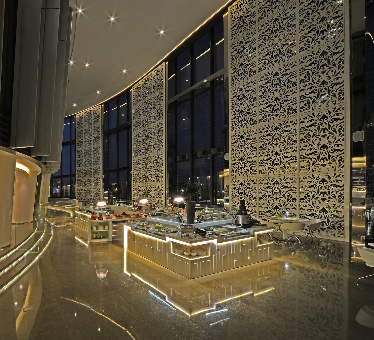 This #Ramadan, break your fast with a deliciously rich international buffet at ThreeSixty. Learn more: roho.it/tsssk #AmmanRotana