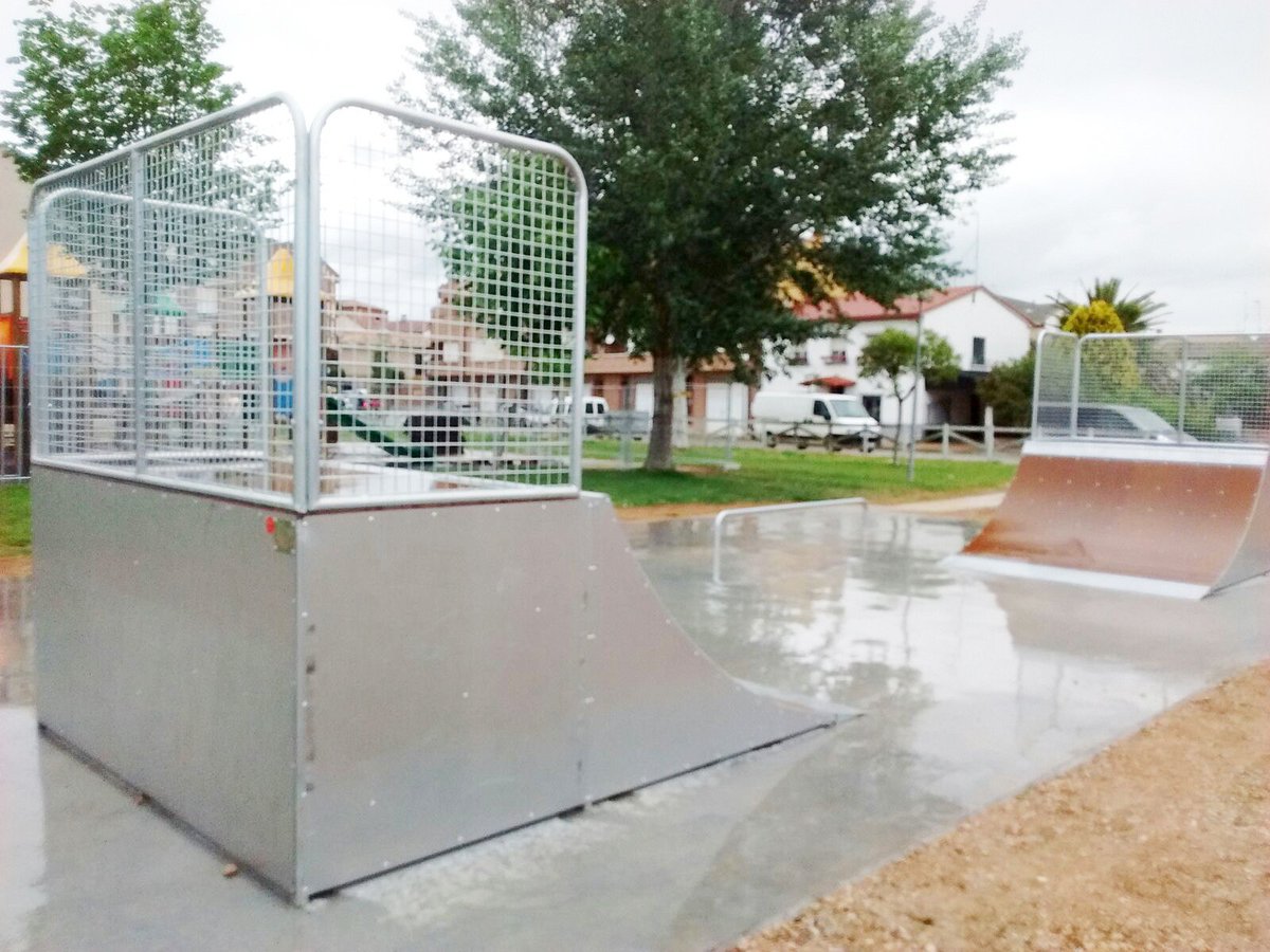 Happyludic's tweet photo. Mendavia acaba de estrenar un nuevo parque de #skate formado por 2 Quarters, 1 Grindbox y 1 Straight rail. ¡Muy contentos por la confianza! https://t.co/7HneG7yiNM