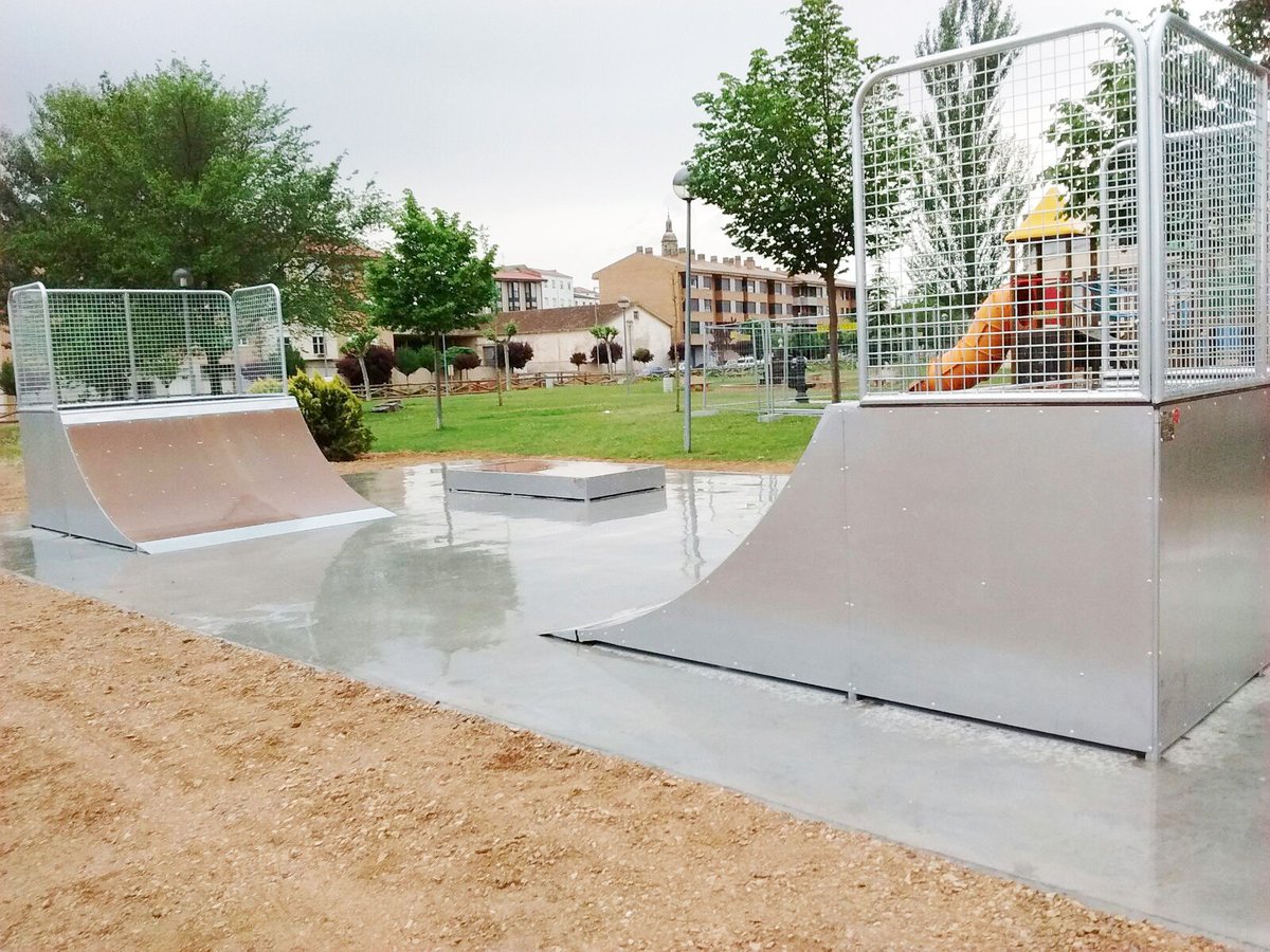 Happyludic's tweet photo. Mendavia acaba de estrenar un nuevo parque de #skate formado por 2 Quarters, 1 Grindbox y 1 Straight rail. ¡Muy contentos por la confianza! https://t.co/7HneG7yiNM