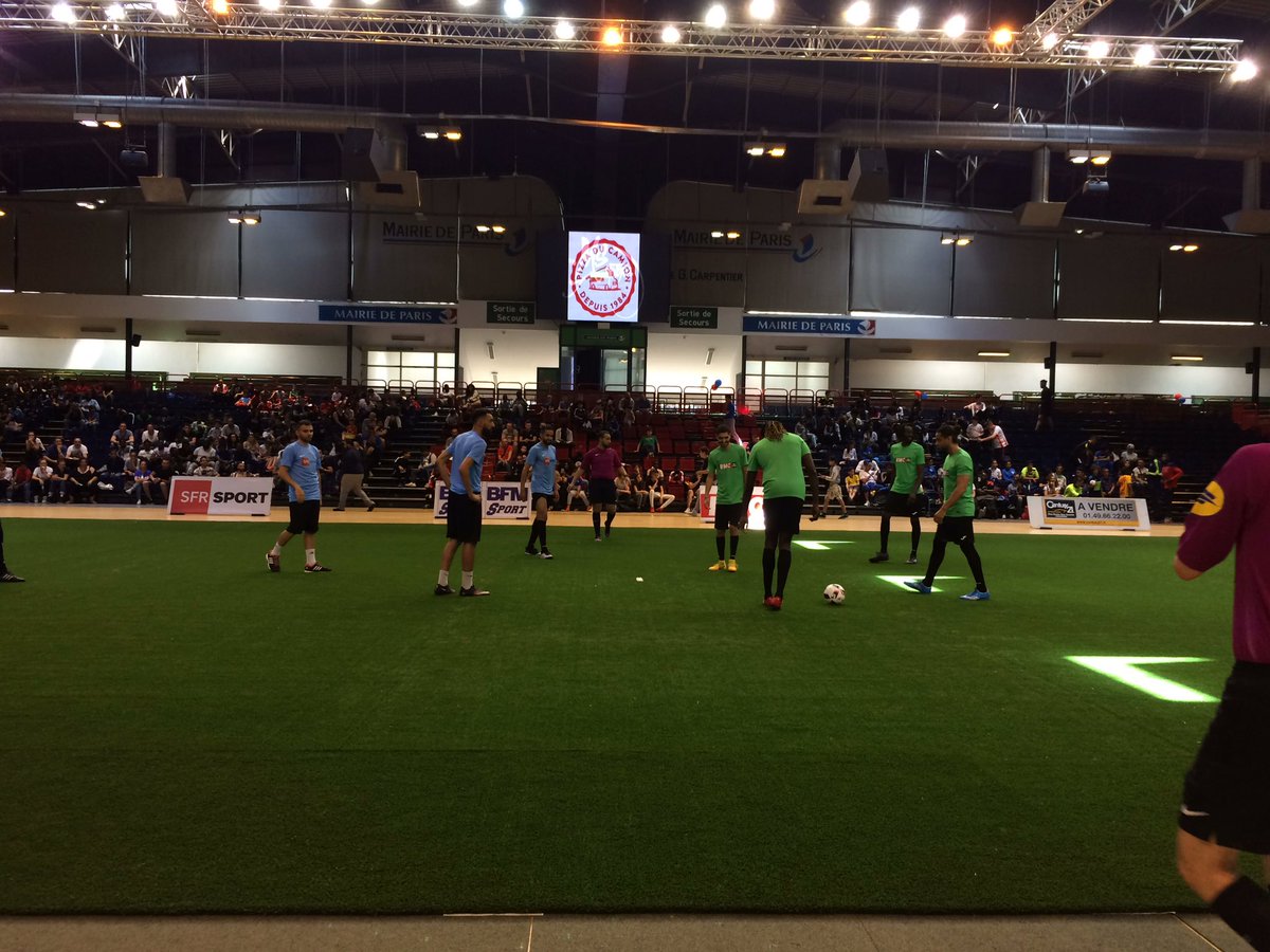 Abuba85's tweet photo. #TeamBoudebouz vs #TeamNessim à la Halle Carpentier @foot2coeur @Ryadbdz @NessimOfficiel @CharlotteNamura https://t.co/gxCpNwKumW