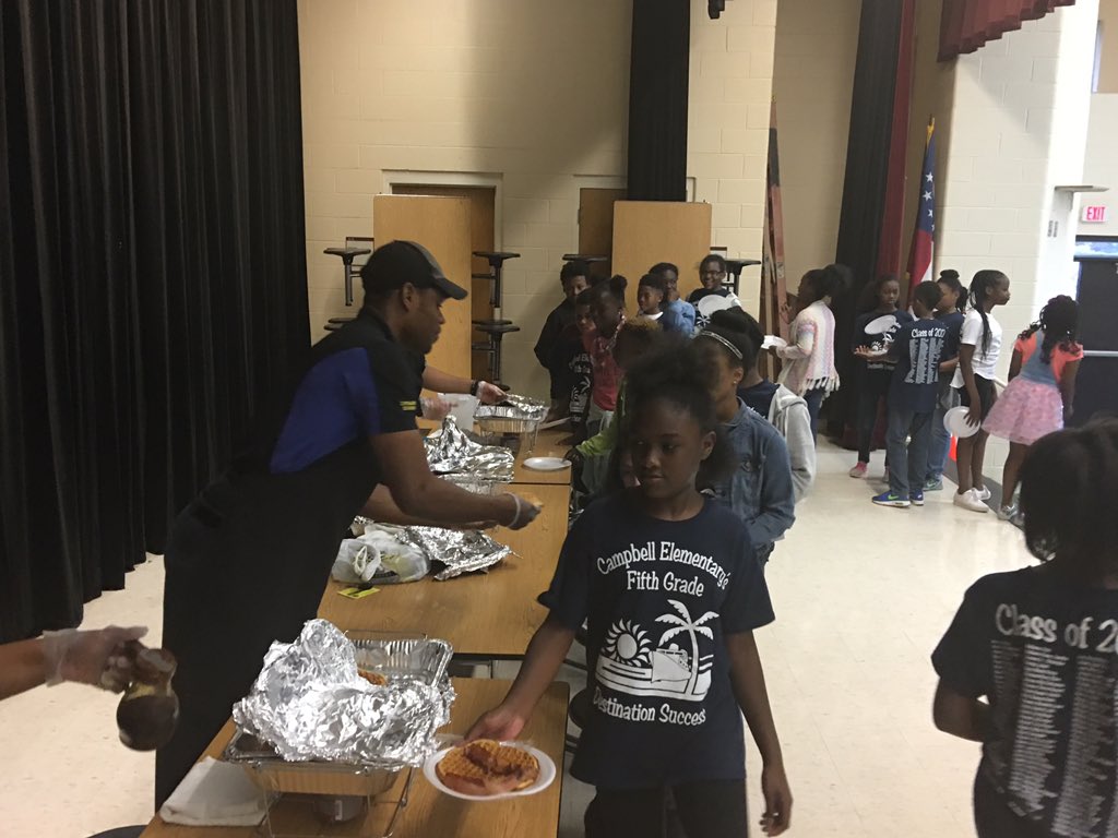 brainywizards's tweet photo. 2 more days..having a blast at the Fifth Grade Superlatives Breakfast. #EngineeringGreatness ❤️@wafflehouse @a_blenman @CampbellES_FCS https://t.co/6wlg61p6Rp