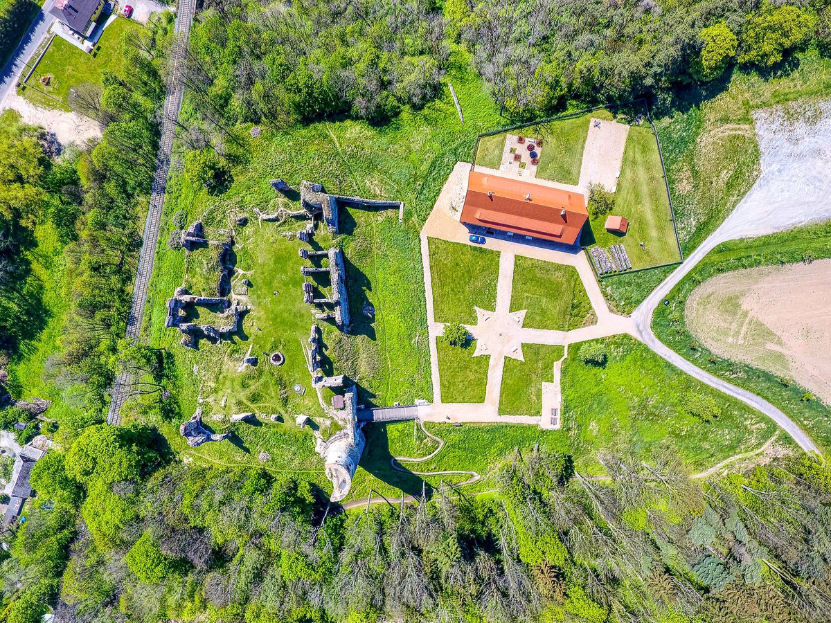 mdm_dronepilot's tweet photo. BEAUTIFUL DAY 🌞😎✌🏻
Share and follow me
M.D.M.DronePilot
#my #work #castle #zviretice #bakov #liberec #dji #profesional #dronPilotSlicenci https://t.co/pN37NOFdto