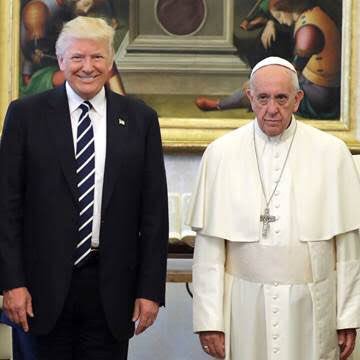 Mzavalagc's tweet photo. ¿A poco no se ve contento el Papa? https://t.co/vI4z9BMynV
