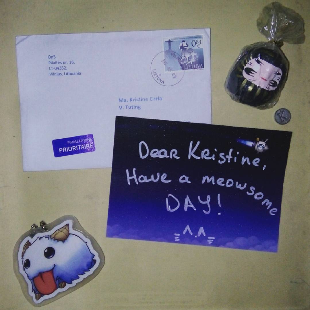 CaviarAndCream's tweet photo. You guys don't know how much receiving your mail today has made my day. Thank you @On_5 ! https://t.co/VMKUxJ7xQA