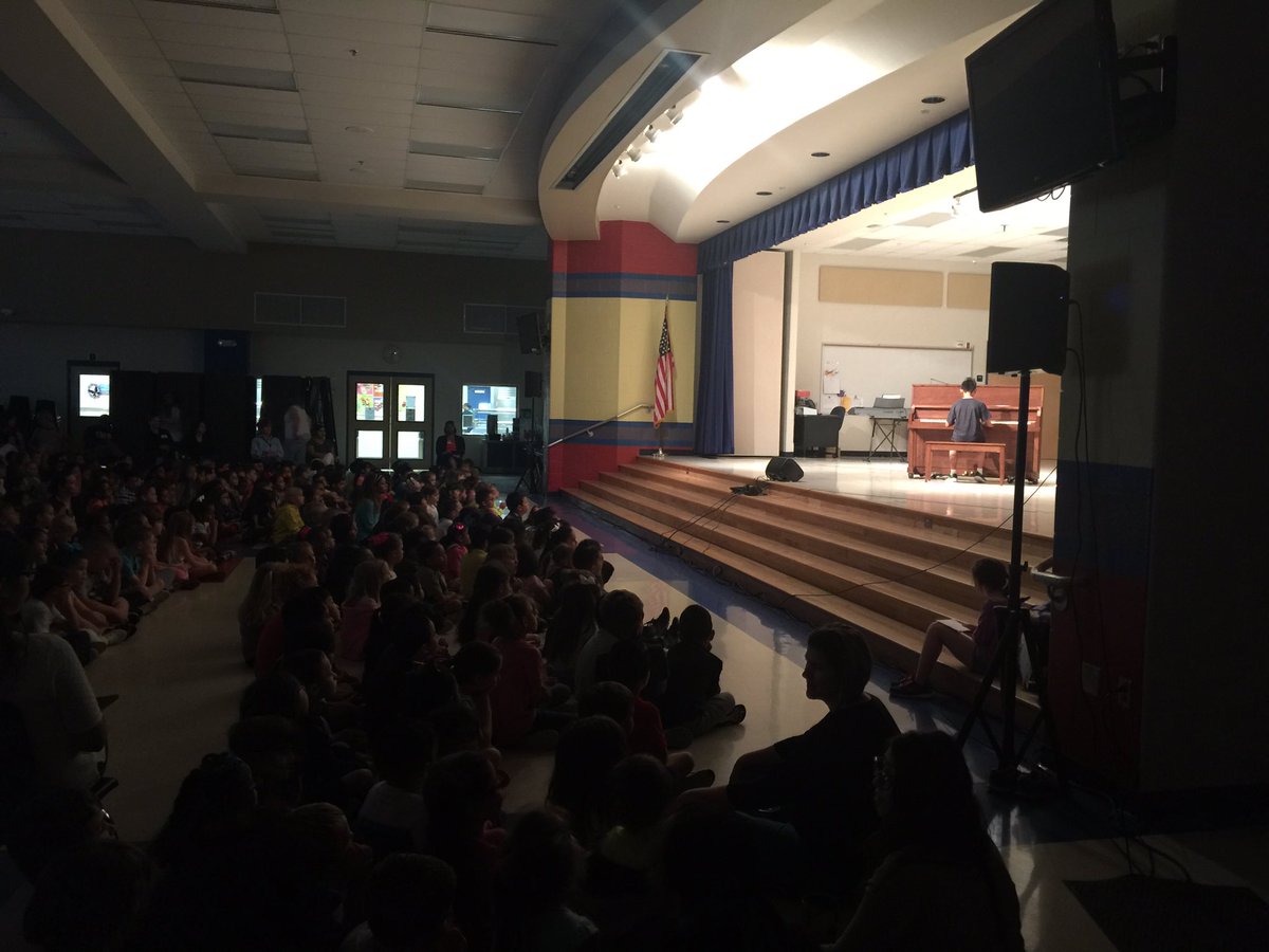 KathrynEBowden's tweet photo. How do you make 900 students silent? You play the piano like a boss! #hoffmannstrong https://t.co/HcFrOTbuif