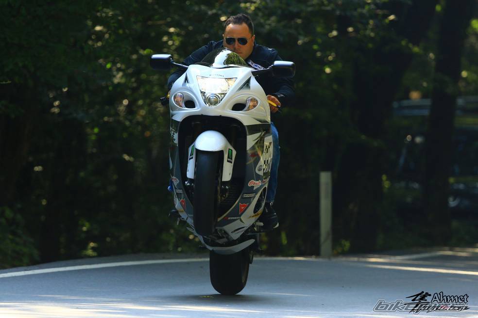602_busa's tweet photo. Another #wheelie Wednesday comin at you!
#busabro #busahate #busalife #hayabusa #gsxr1300 #bikelife #wheeliewednesday #busagirl https://t.co/Zwq8wFoUim