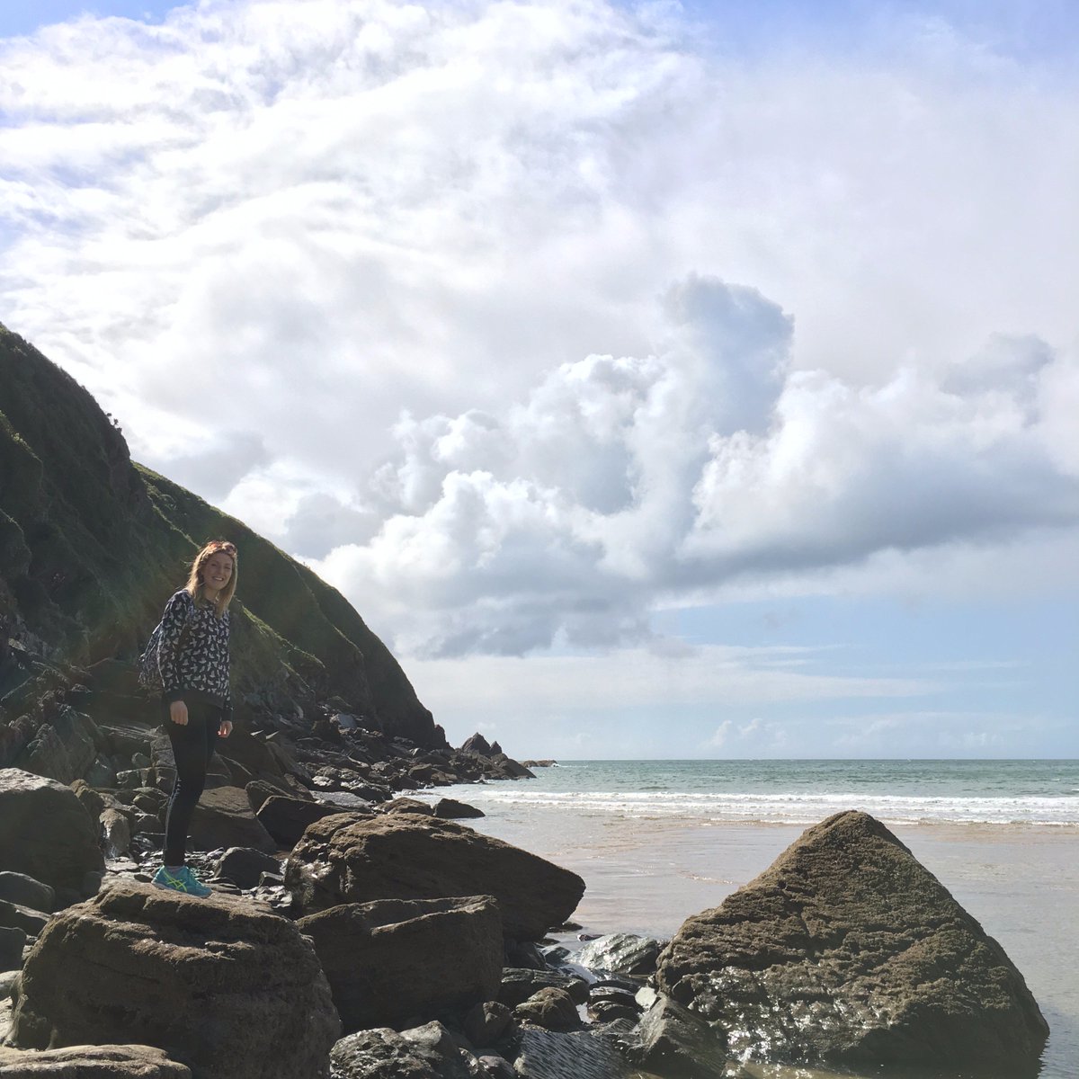 KateSlater's tweet photo. I spent an amazing weekend with @humblebeeyoga on a #yoga retreat in #Devon! Read more about it over on my blog: https://t.co/MdFqfqzkZg https://t.co/0qvq5JCFoU