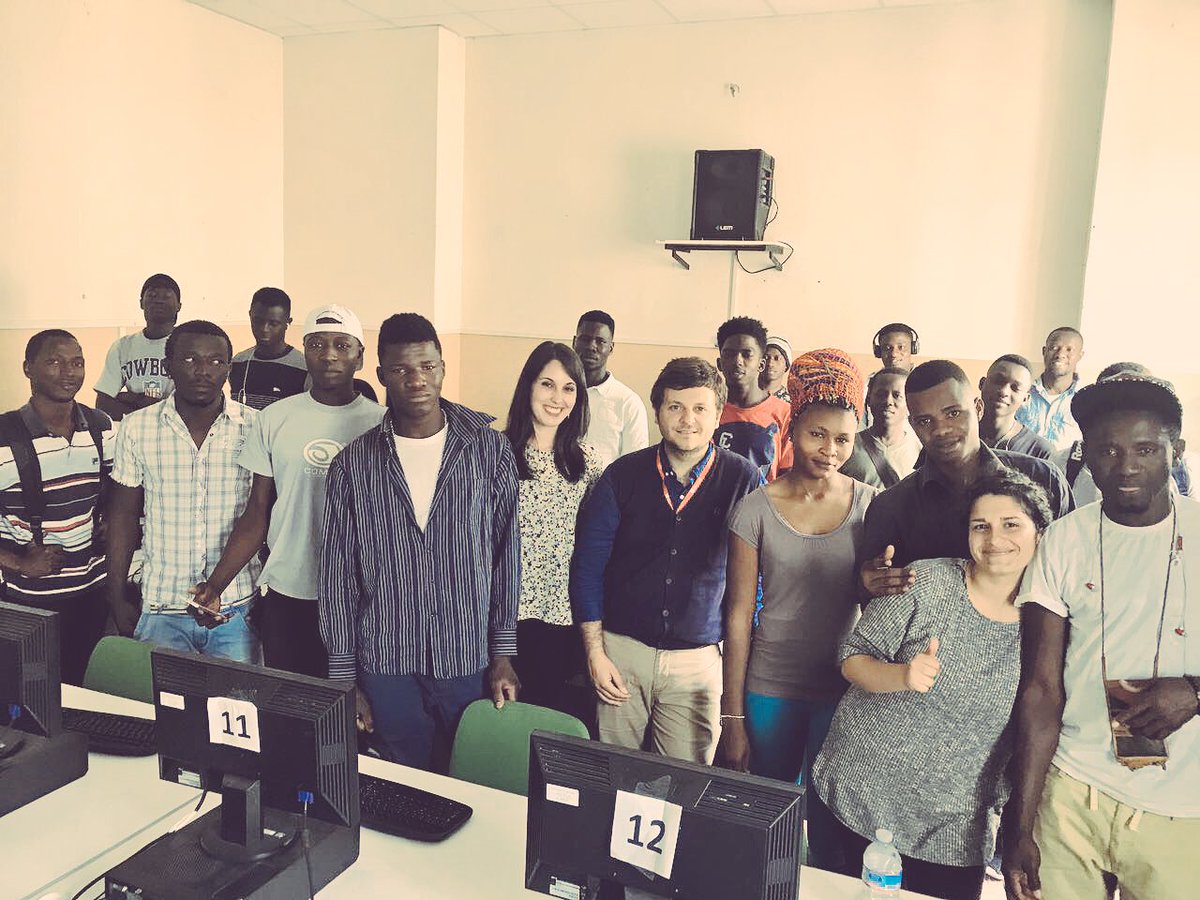 Grazie <a href="/microsoftitalia/">Microsoft Italia</a> per questo lab di tecnologia e inclusione con gli MS employees a Roma! #refugis #inclusione #coding <a href="/fmdigitale/">Fond. Mondo Digitale</a>