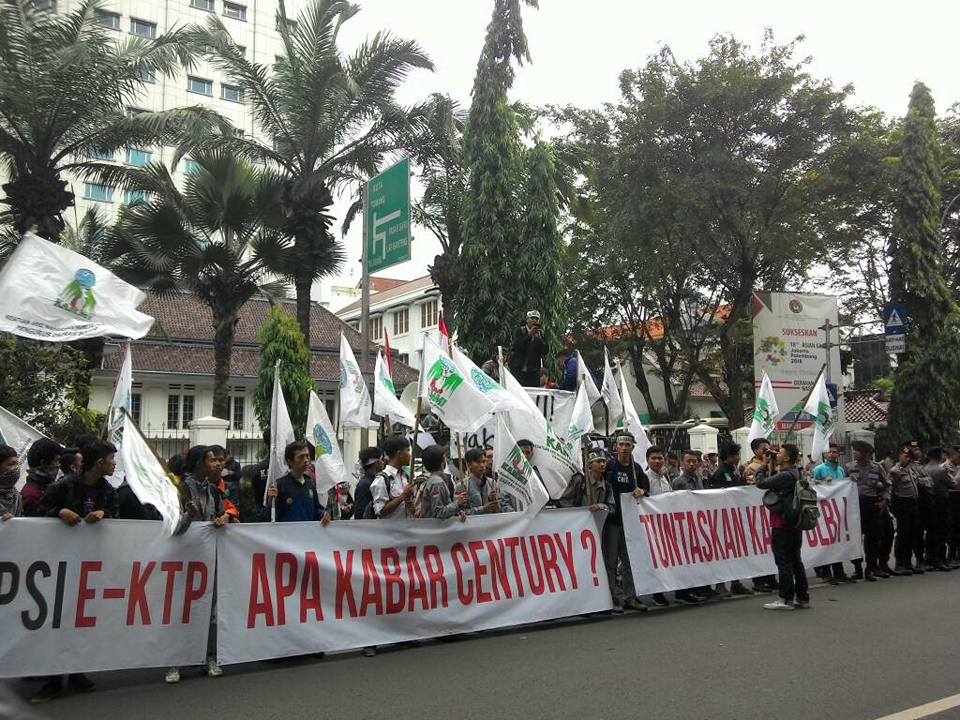 kammikaltimtara's tweet photo. Doakan yg terbaik utk 7 ikhwah yg saat ini ditahan
 Bberapa dlm keadaan luka lebam akbat tndakan anarkis kepolisian
 #KAMMILawanTiraniHukum https://t.co/q9PxhMuy9a