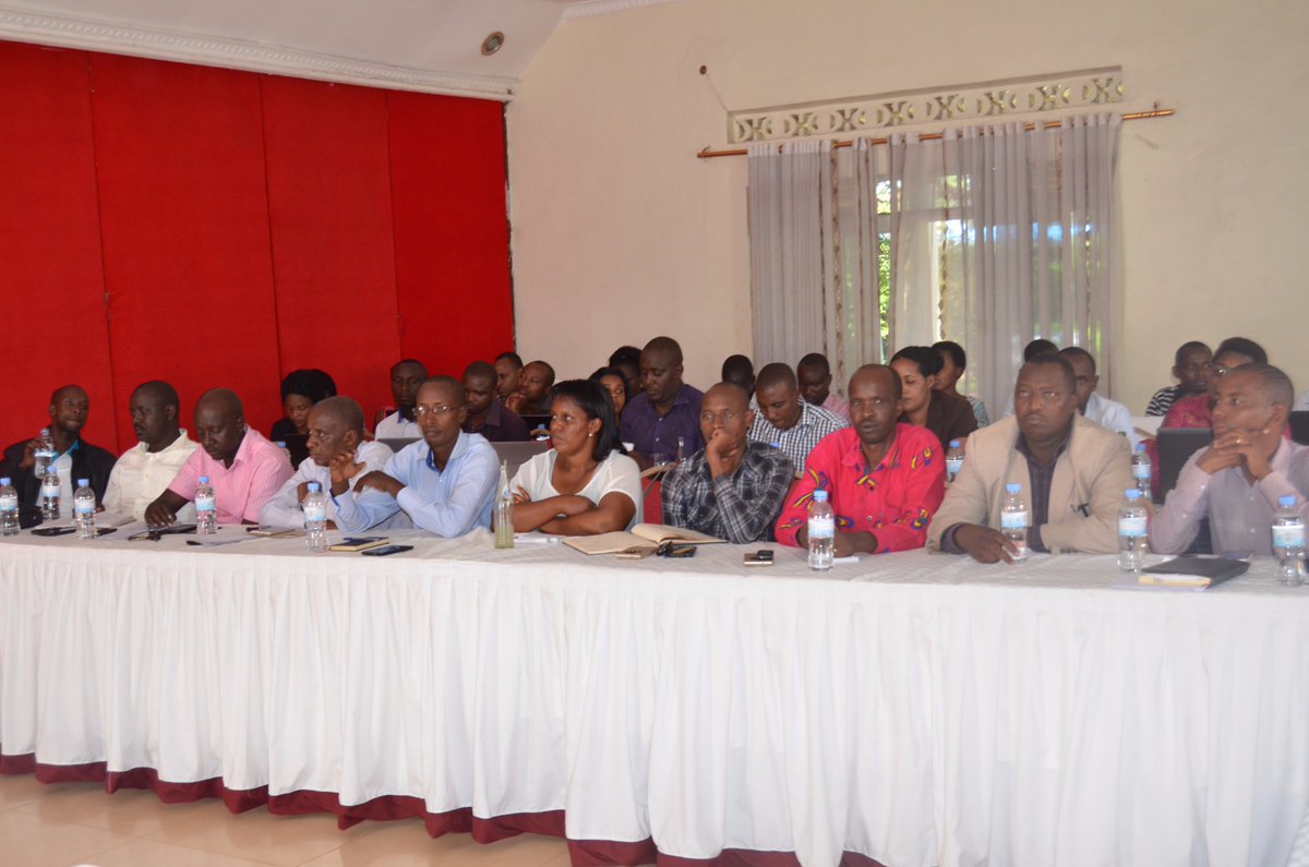 RwamaganaDistr's tweet photo. #HappeningNow:Harikuba umwiherero w'abayobozi+abakozi @DRwamagana hagamijwe kwiga ku #igenamigambi ry'Akarere ry'imyaka 6 @RwandaEast #DDS https://t.co/pdeAlPwwNK