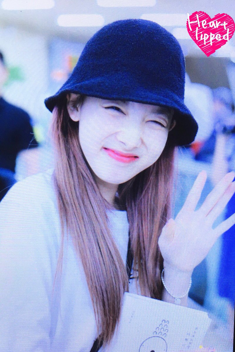 ArabTwice9's tweet photo. فانتيكن | 170524
توايس في المطار عائدات من اليابان https://t.co/namX4WugBh