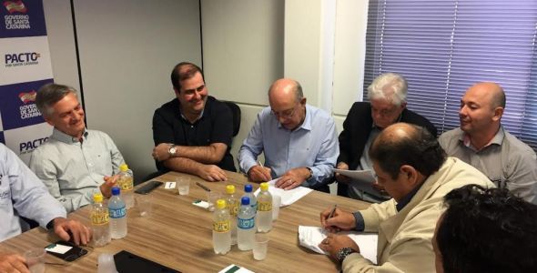 PoderCanal's tweet image. ADR Brusque e SDS assinam contrato para construção do Centro de Inovação. canaldopoder.com.br