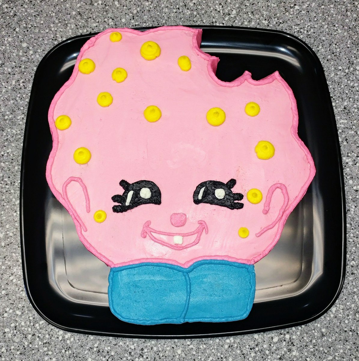 cupcakesbyflea's tweet photo. Shopkins Kooky Cookie pull-apart Cupcakes #shopkins #kookycookie #pullapart #cupcakes #cupcakesbyflea #pullapartcake #girlbirthday https://t.co/Mom1tDSn2k