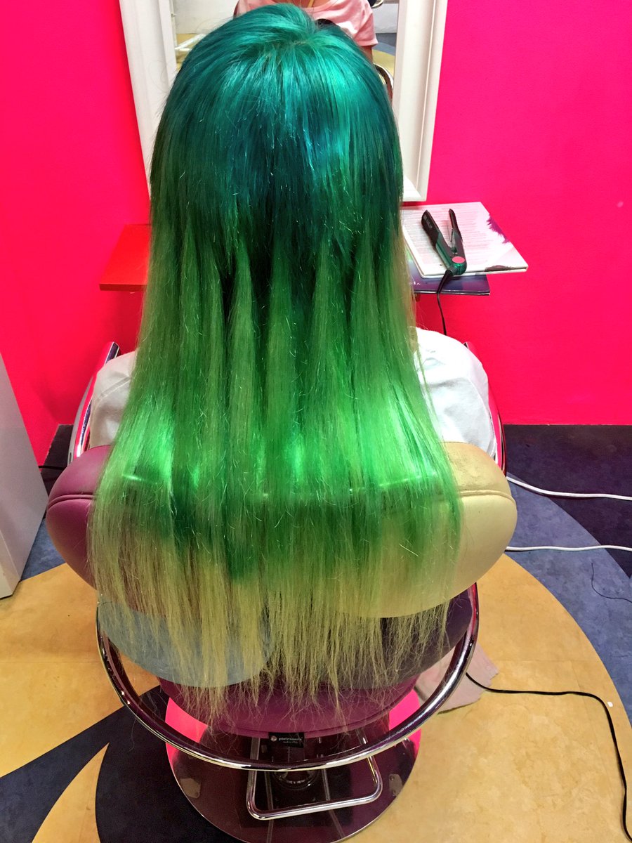 緑ヘアー