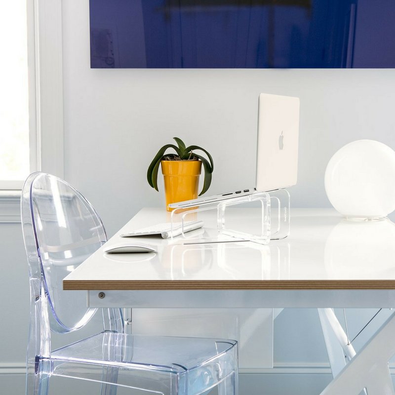 LifestyleStore1's tweet photo. Every laptop needs a cool stand. #twelvesouth #ghoststand #macbook https://t.co/BhhG6inDry https://t.co/Ggxlai3L9u