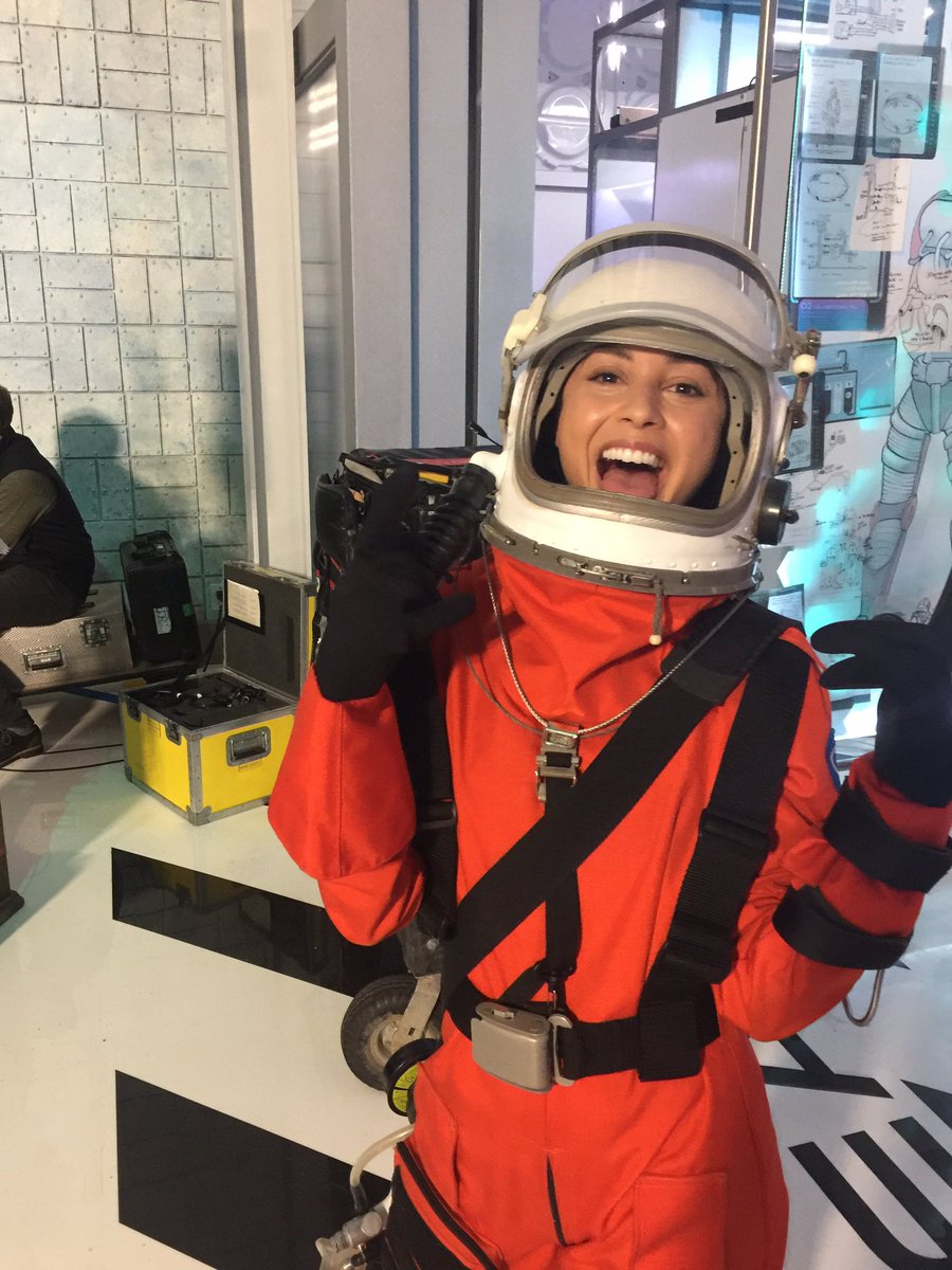 The100writers's tweet photo. FINALE DAY!! .... Raven's excited too. #the100 https://t.co/df4NRDlwoD