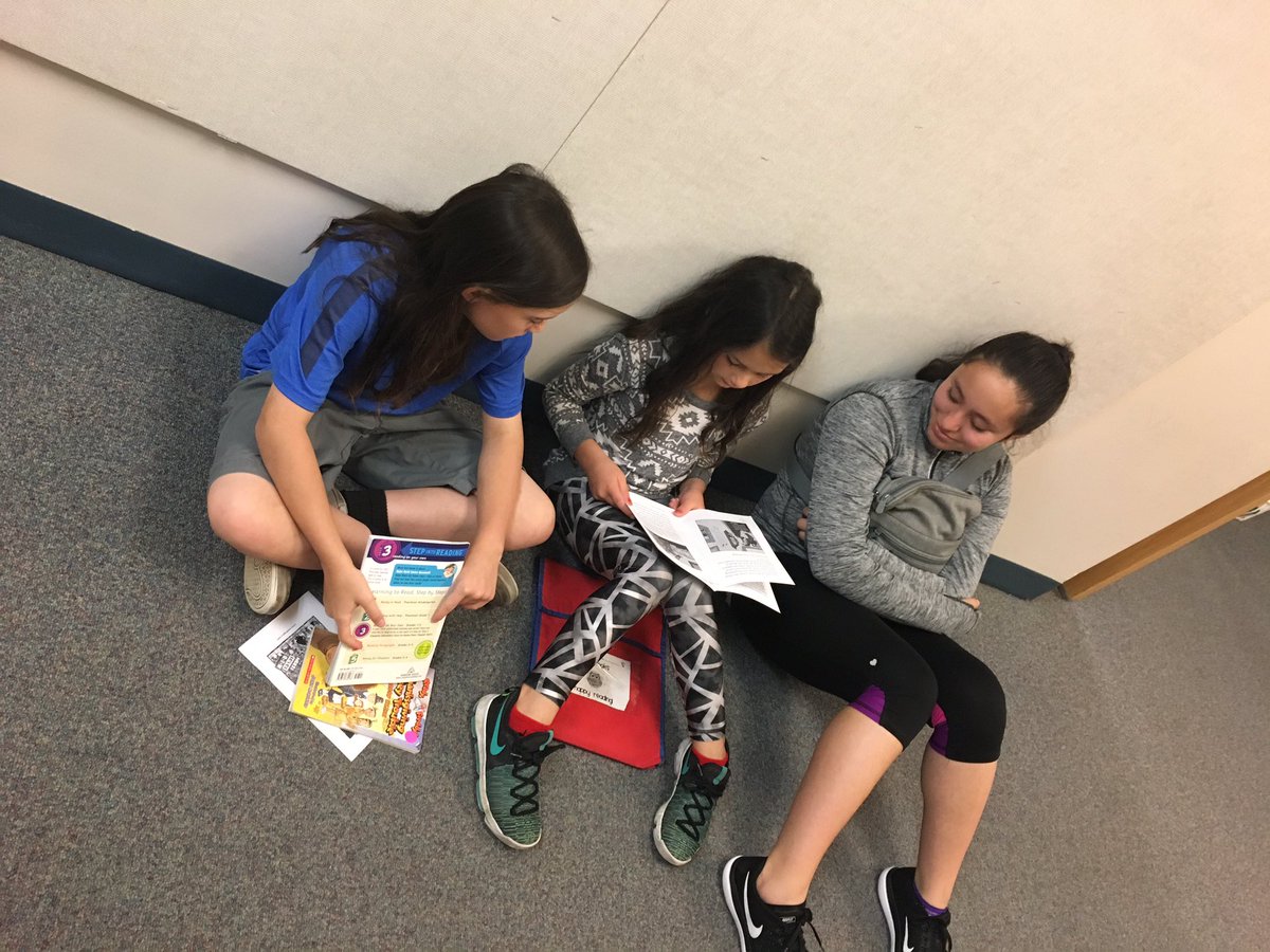 sterkel2ndgrade's tweet photo. Special guest readers today! Thank you 6th graders from @KanelandHarter @KanelandKST @Kaneland302 https://t.co/hN3HGco8HO