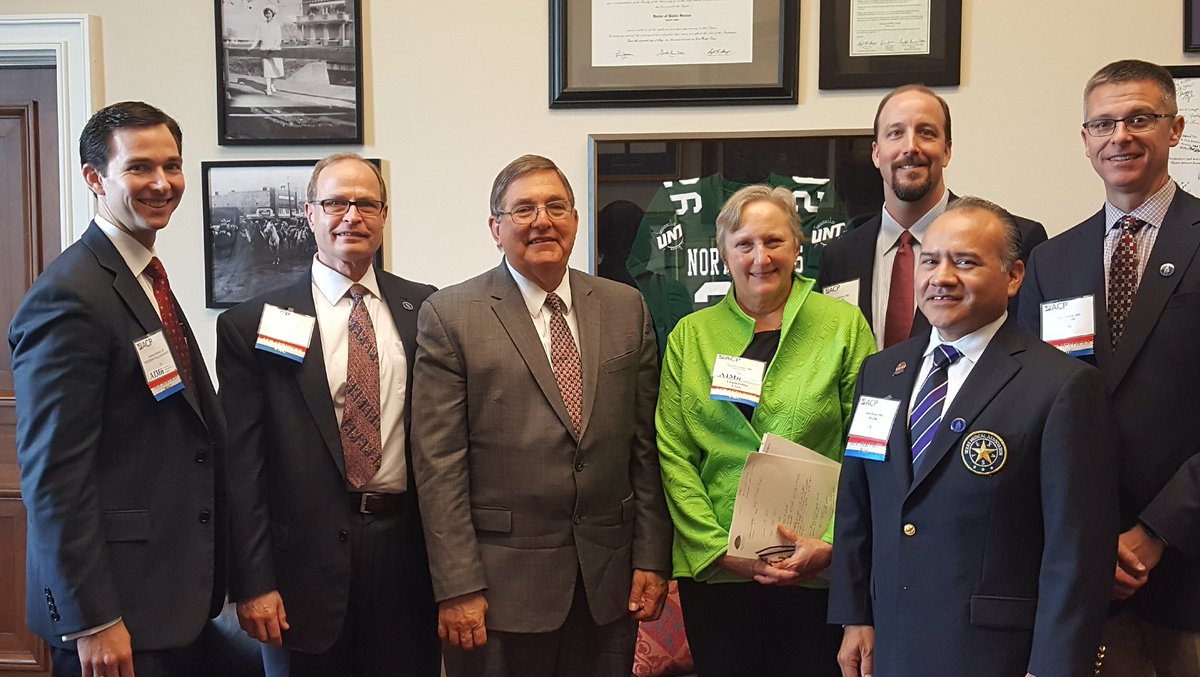 JohnFloresMD's tweet photo. @Texas_ACP @ACPinternists @michaelcburgess @texmed Discussed AHCA implementation and implications for American Healthcare. https://t.co/lcl0E0UWVi