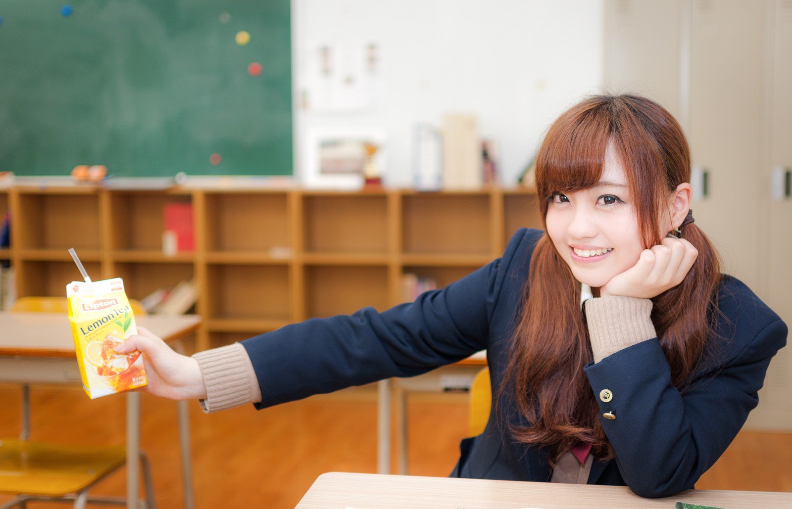 メトロノーム V Twitter 女 飲む 男 い いいの 男は飲み物を受け取ると喜んで飲み始めた 女 あなた根暗だしオタクだし いつも女子から避けられてるんじゃない 分かるよ元々私の身体だったんだし 飲み物を返そうとした