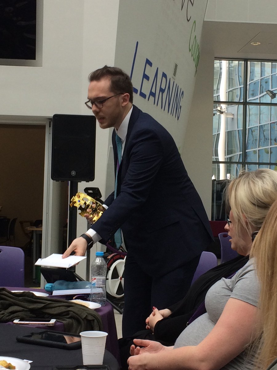 Yo_Miss_Cass's tweet photo. @Newman_English_ King of Buzzzzzzz #OpBuzz https://t.co/SOPuQk7zXL