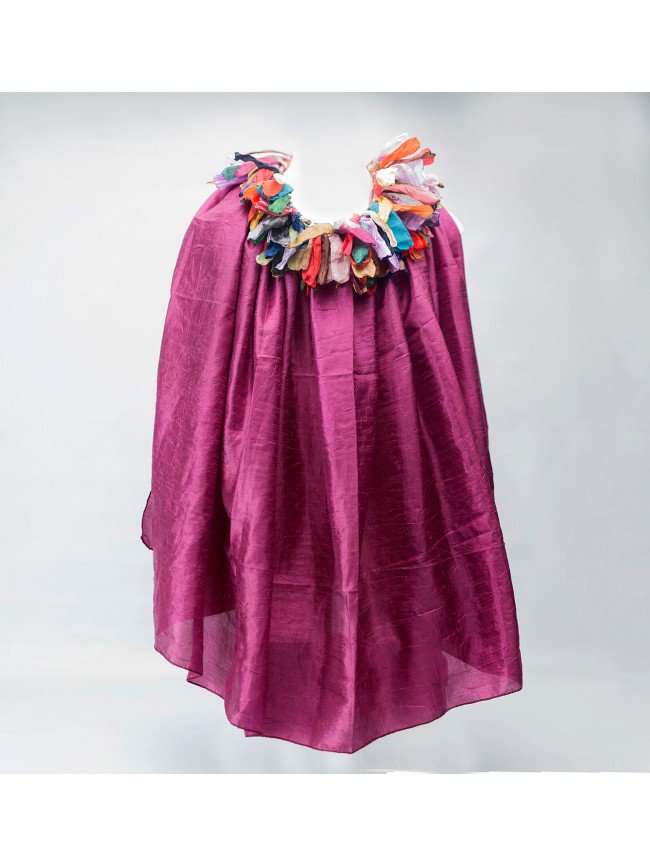 Supercheria_com's tweet image. Nuestra ya clásica gargantilla soledad unido a una #CapaDeSeda, ¡es todo un derroche de glamour! buff.ly/2rzYXfS  #ModaAlPorMayor