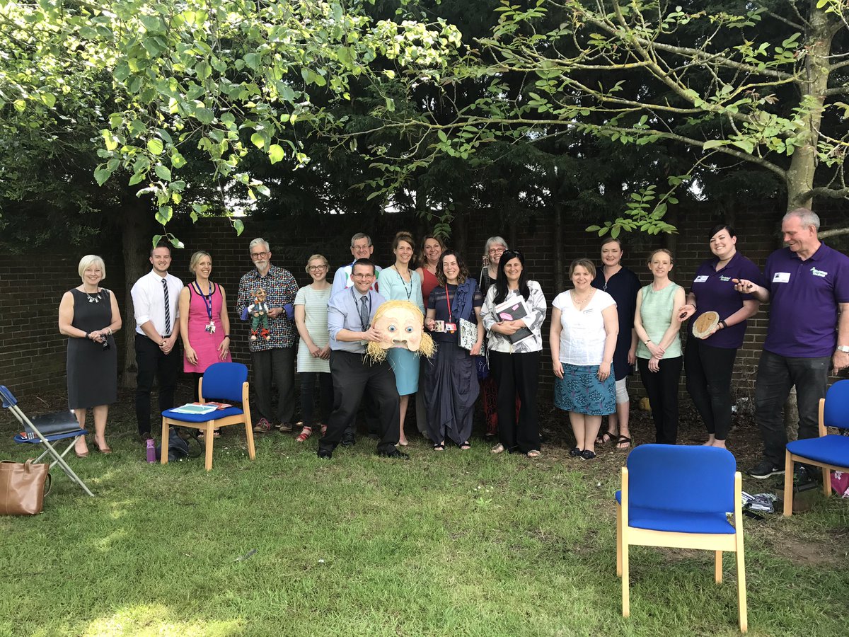 BedfordCulture's tweet photo. Speed dating 8 teachers with theatre makers, pianists, poets, archivists, gamers, puppeteers, upcyclers, artists &amp; zookeepers @InvolveArts https://t.co/ZT62xZe1Xk