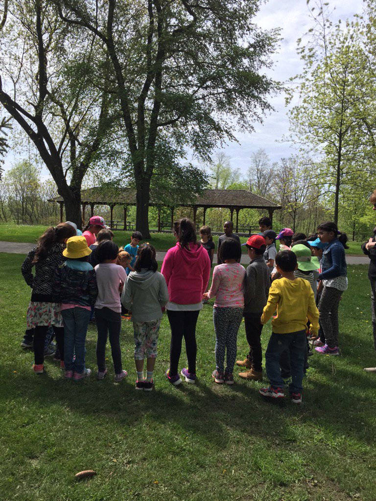 Perfect day at the Humber arboretum! <a href="/OakPDSB/">Oakridge P. S. PDSB</a> #OutdoorEd