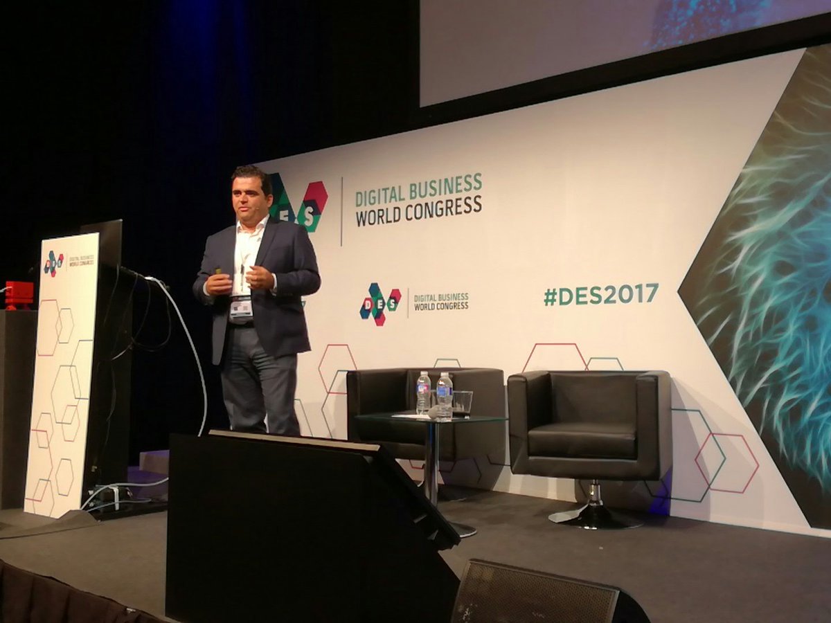 morenariz's tweet photo. #IBMDES @antoniorguezIBM nos cuenta #TJBotDES2017 y los servicios cognitivos de @IBMWatson más demandados. https://t.co/OTuyChWyeD