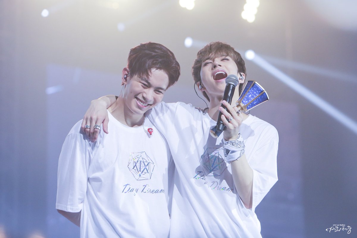 emotionalATM's tweet photo. #VIXX_5th_Anniversary #도원경 #빅스 #재환 #홍빈 @jaehwany0406 @RedBeans93 ♡ 사랑공식💕 https://t.co/76U4TA4EIi